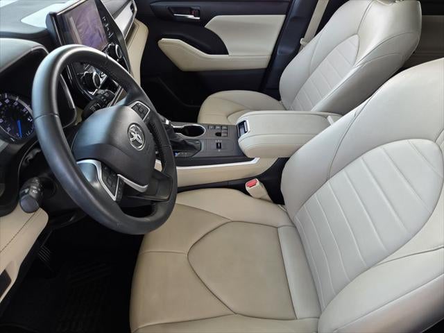 2024 Toyota Highlander Hybrid XLE