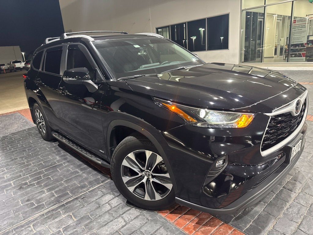 2025 Toyota Highlander Hybrid XLE