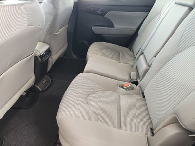 2024 Toyota Highlander LE