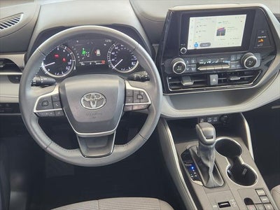 2024 Toyota Highlander LE