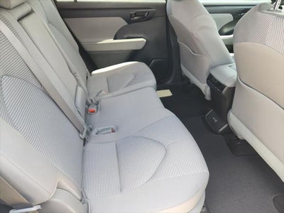 2024 Toyota Highlander LE