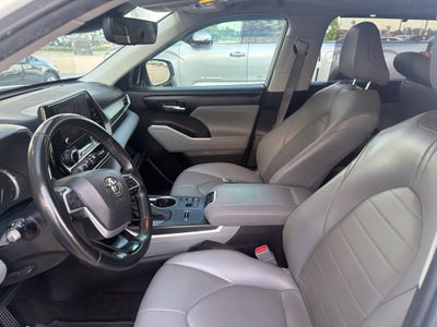 2023 Toyota Highlander XLE