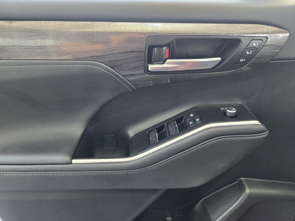 2025 Toyota Highlander Limited