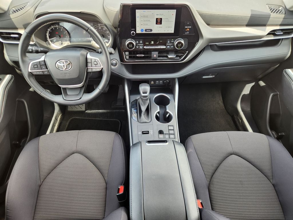 2025 Toyota Highlander LE