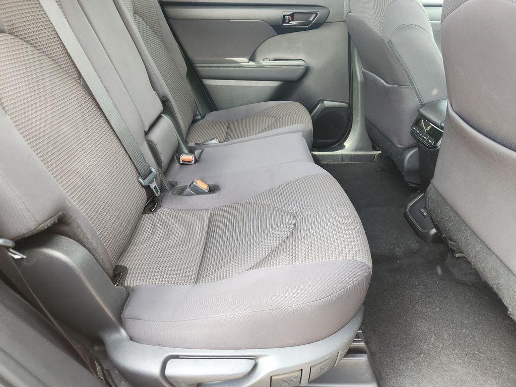 2025 Toyota Highlander LE
