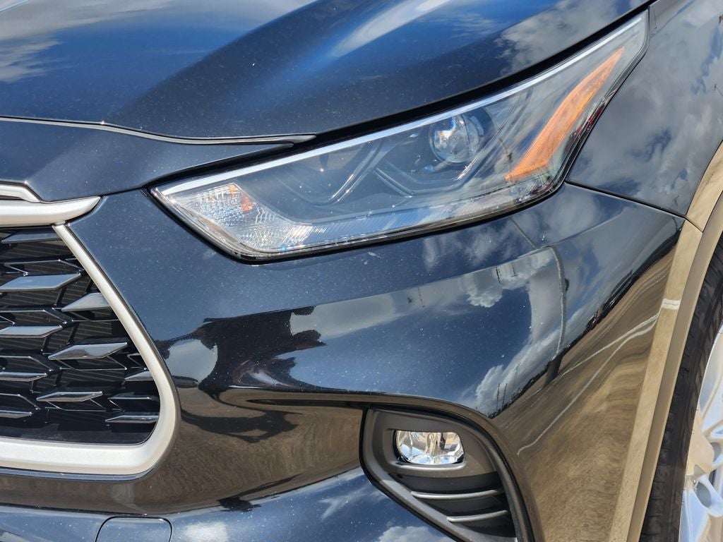 2025 Toyota Highlander LE