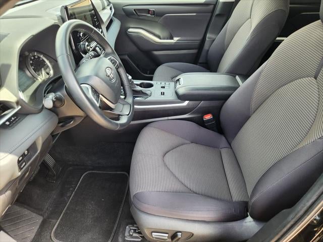 2025 Toyota Highlander LE