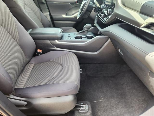 2025 Toyota Highlander LE