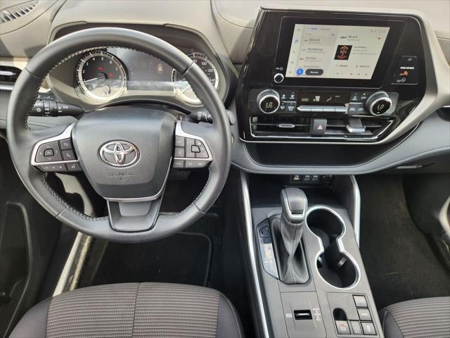 2025 Toyota Highlander LE