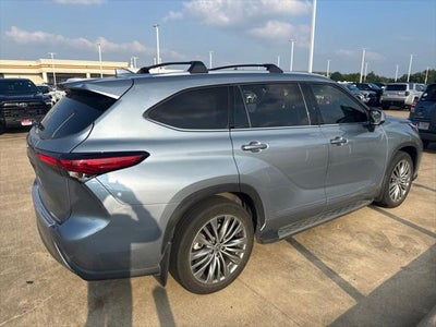 2023 Toyota Highlander Platinum