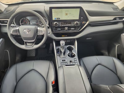 2026 Toyota Highlander XLE