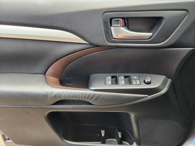 2015 Toyota HIGHLANDER XLE V6