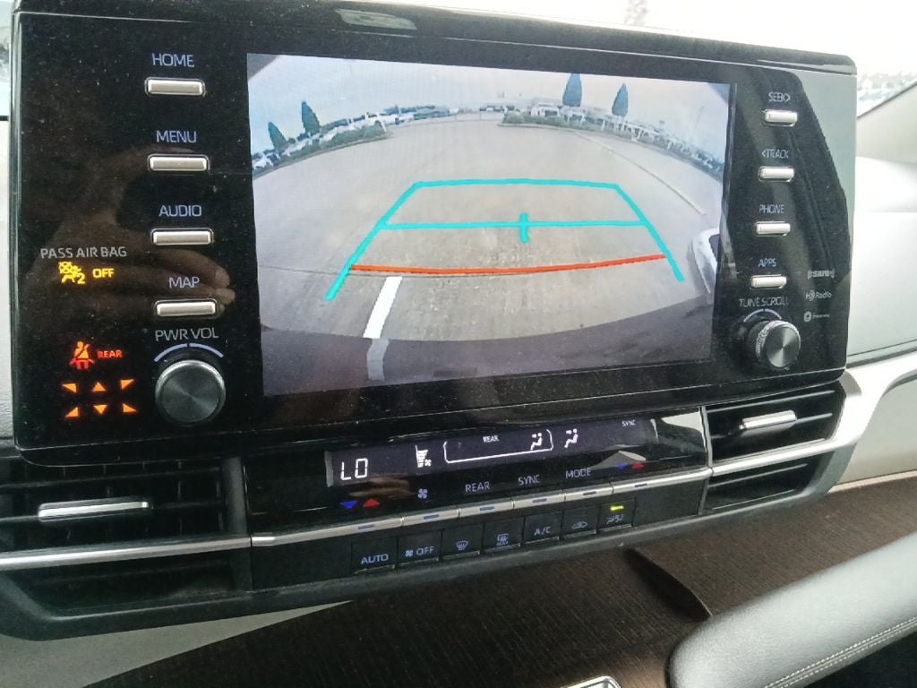 2022 Toyota Sienna LE 8 Passenger