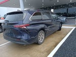 2022 Toyota Sienna LE 8 Passenger
