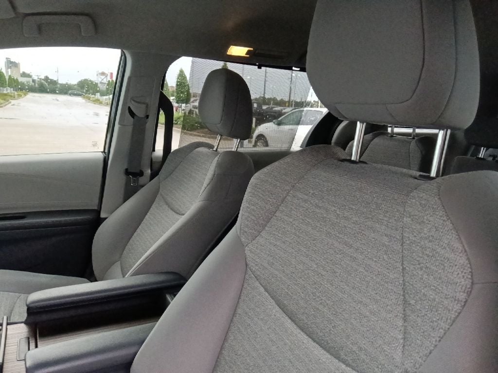 2022 Toyota Sienna LE 8 Passenger
