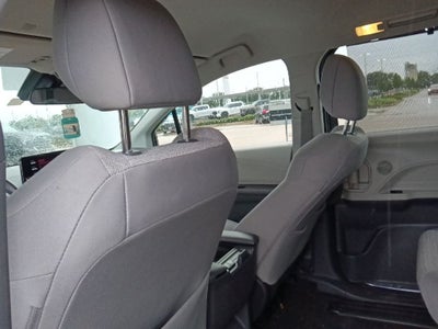 2022 Toyota Sienna LE 8 Passenger