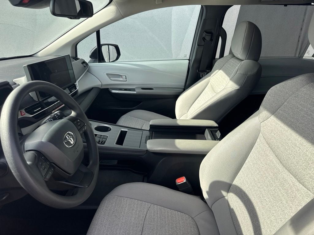 2026 Toyota Sienna LE 8 Passenger