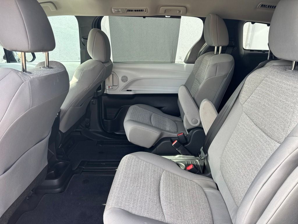 2026 Toyota Sienna LE 8 Passenger