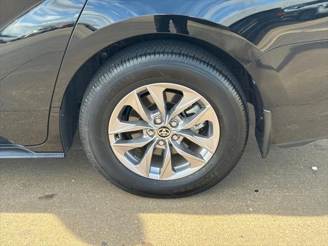 2026 Toyota Sienna LE 8 Passenger