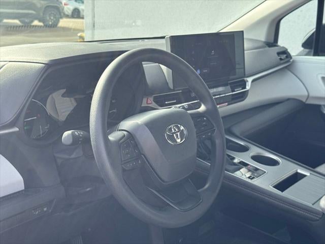 2026 Toyota Sienna LE 8 Passenger