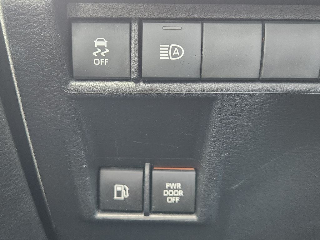 2026 Toyota Sienna LE 8 Passenger
