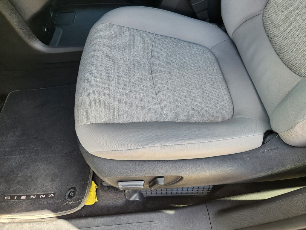 2026 Toyota Sienna LE 8 Passenger