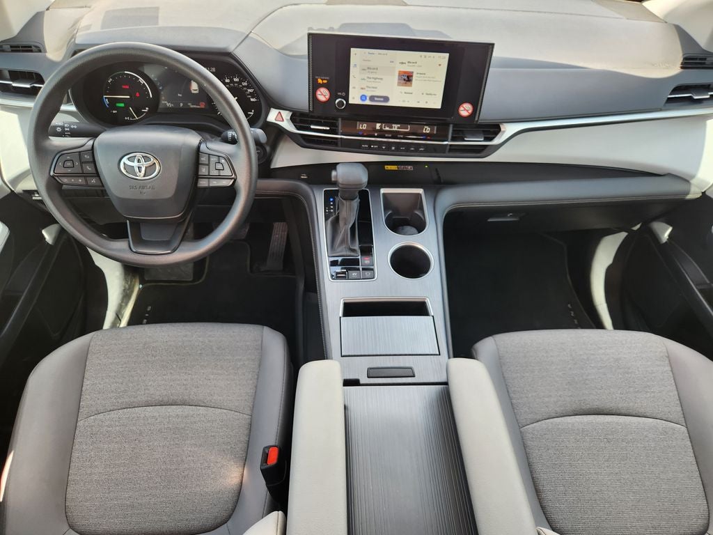 2026 Toyota Sienna LE 8 Passenger