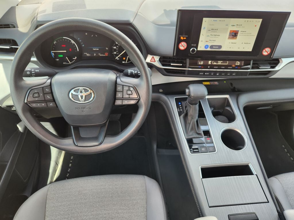 2026 Toyota Sienna LE 8 Passenger
