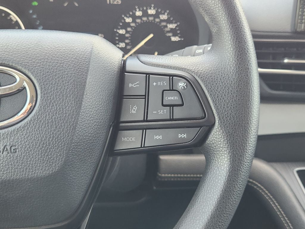 2026 Toyota Sienna LE 8 Passenger