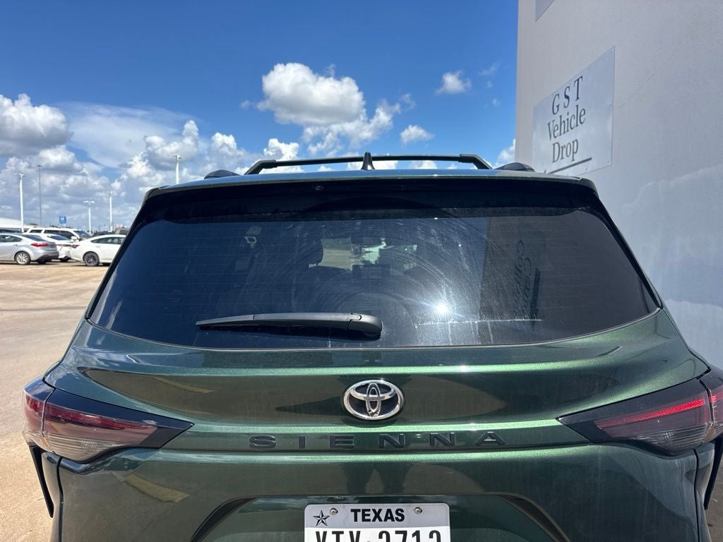 2026 Toyota Sienna LE 8 Passenger