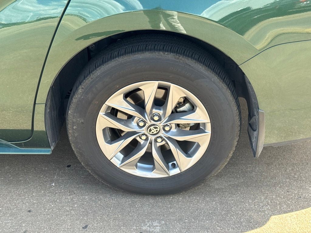 2026 Toyota Sienna LE 8 Passenger