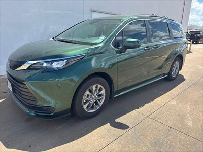 2026 Toyota Sienna LE 8 Passenger