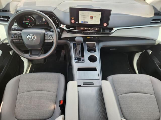 2026 Toyota Sienna LE 8 Passenger