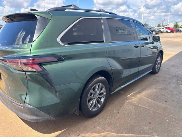 2026 Toyota Sienna LE 8 Passenger