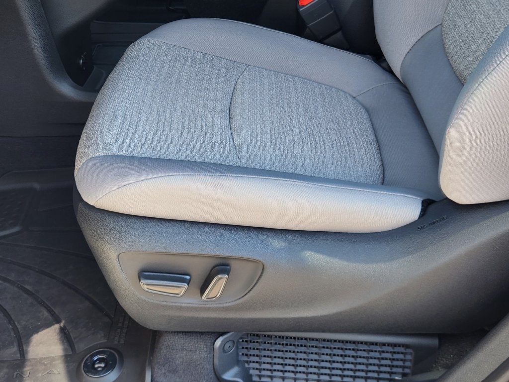 2026 Toyota Sienna LE 8 Passenger