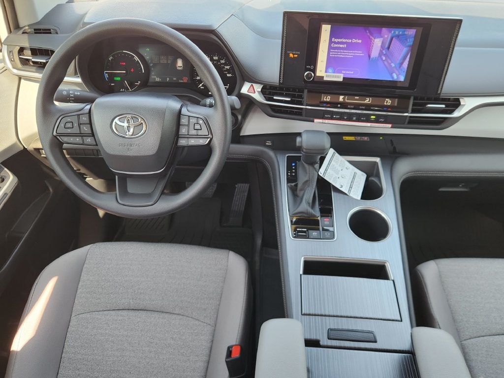 2026 Toyota Sienna LE 8 Passenger