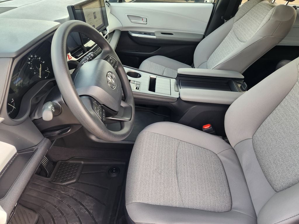 2026 Toyota Sienna LE 8 Passenger
