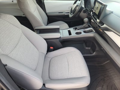2026 Toyota Sienna LE 8 Passenger