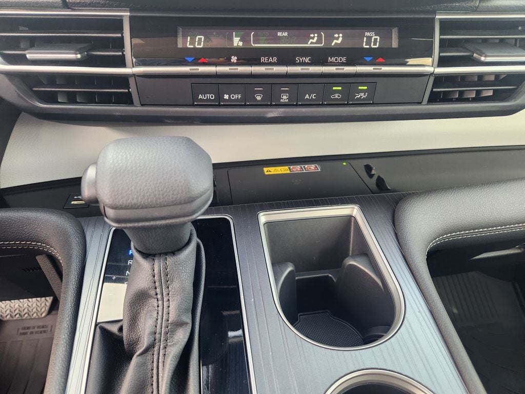 2026 Toyota Sienna LE 8 Passenger
