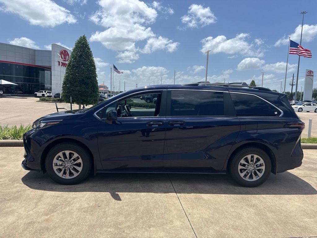 2026 Toyota Sienna LE 8 Passenger