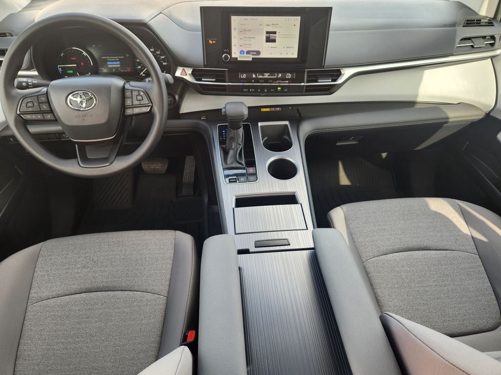 2026 Toyota Sienna LE 8 Passenger