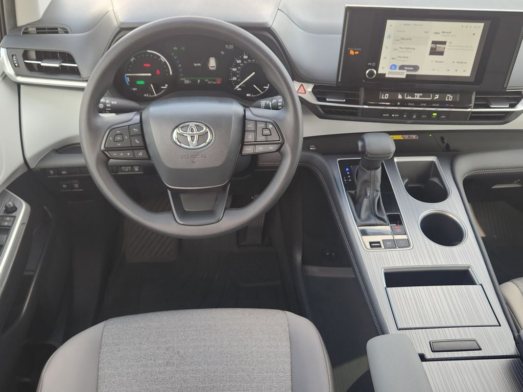 2026 Toyota Sienna LE 8 Passenger