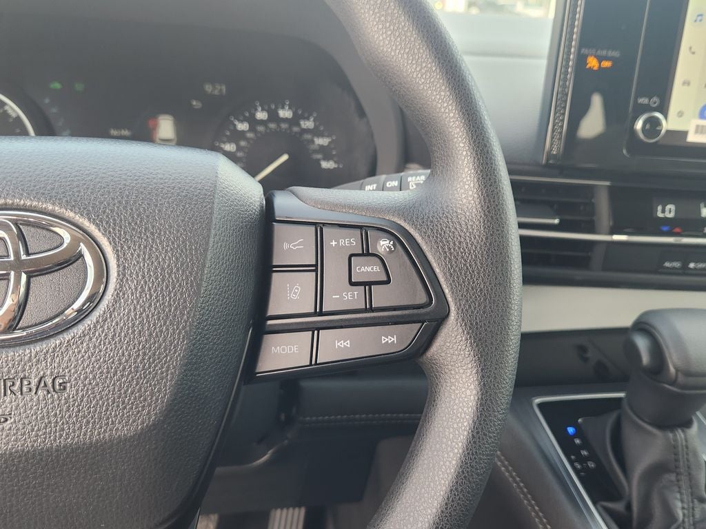 2026 Toyota Sienna LE 8 Passenger
