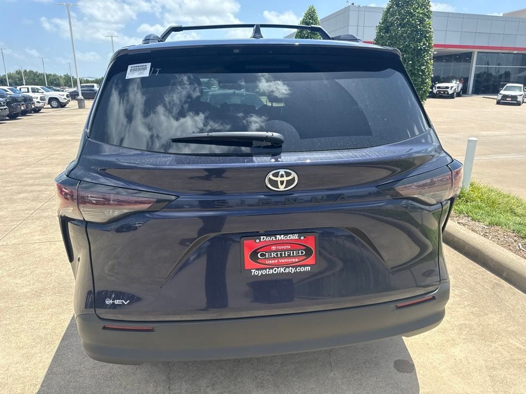 2026 Toyota Sienna LE 8 Passenger