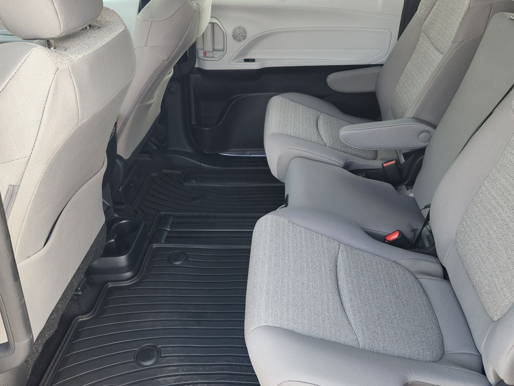 2026 Toyota Sienna LE 8 Passenger