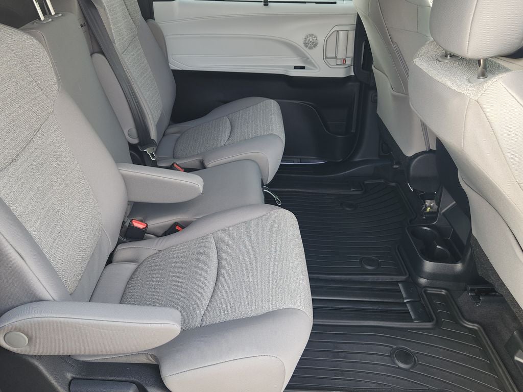 2026 Toyota Sienna LE 8 Passenger