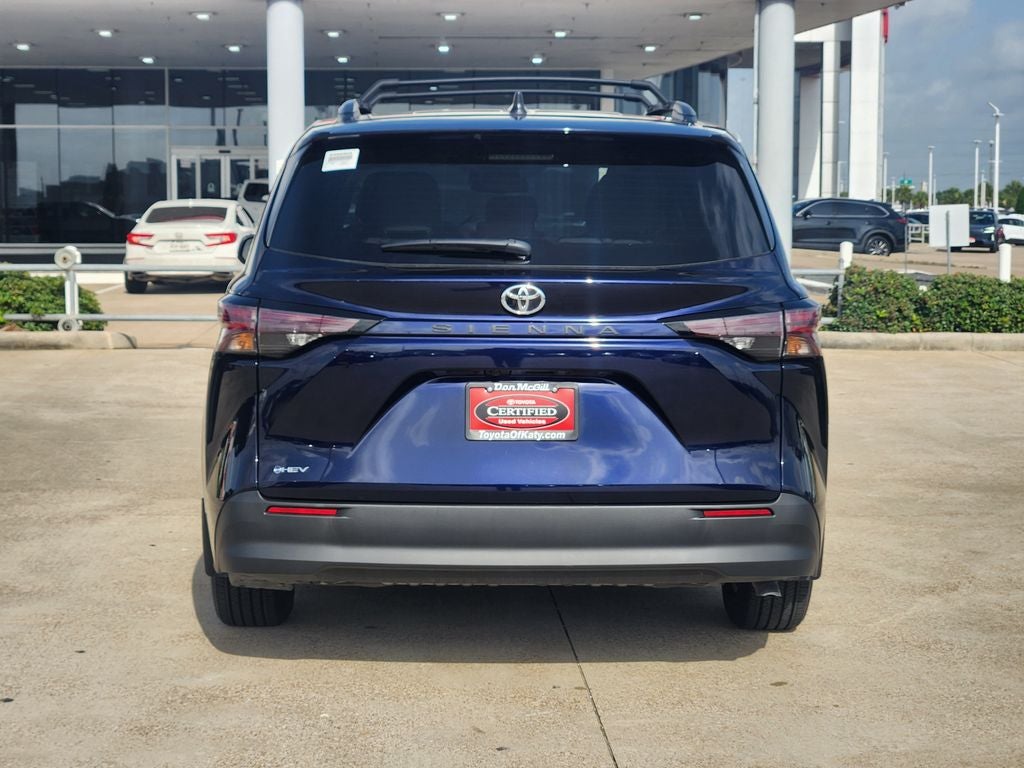 2026 Toyota Sienna LE 8 Passenger