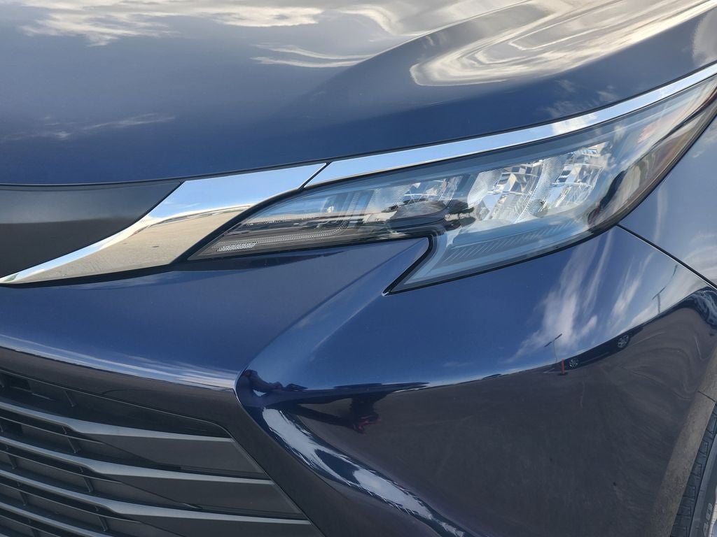 2026 Toyota Sienna LE 8 Passenger