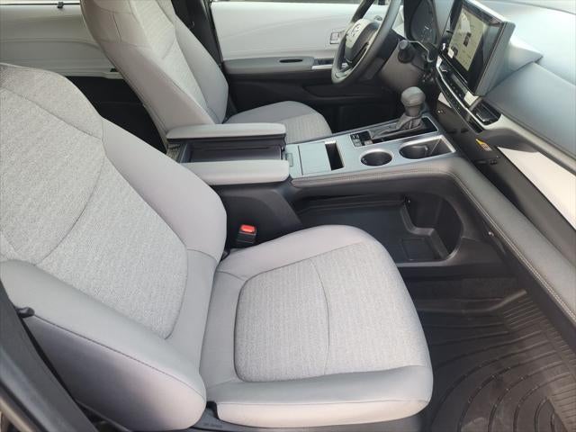 2026 Toyota Sienna LE 8 Passenger