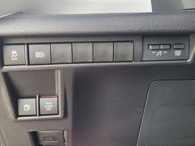 2026 Toyota Sienna LE 8 Passenger